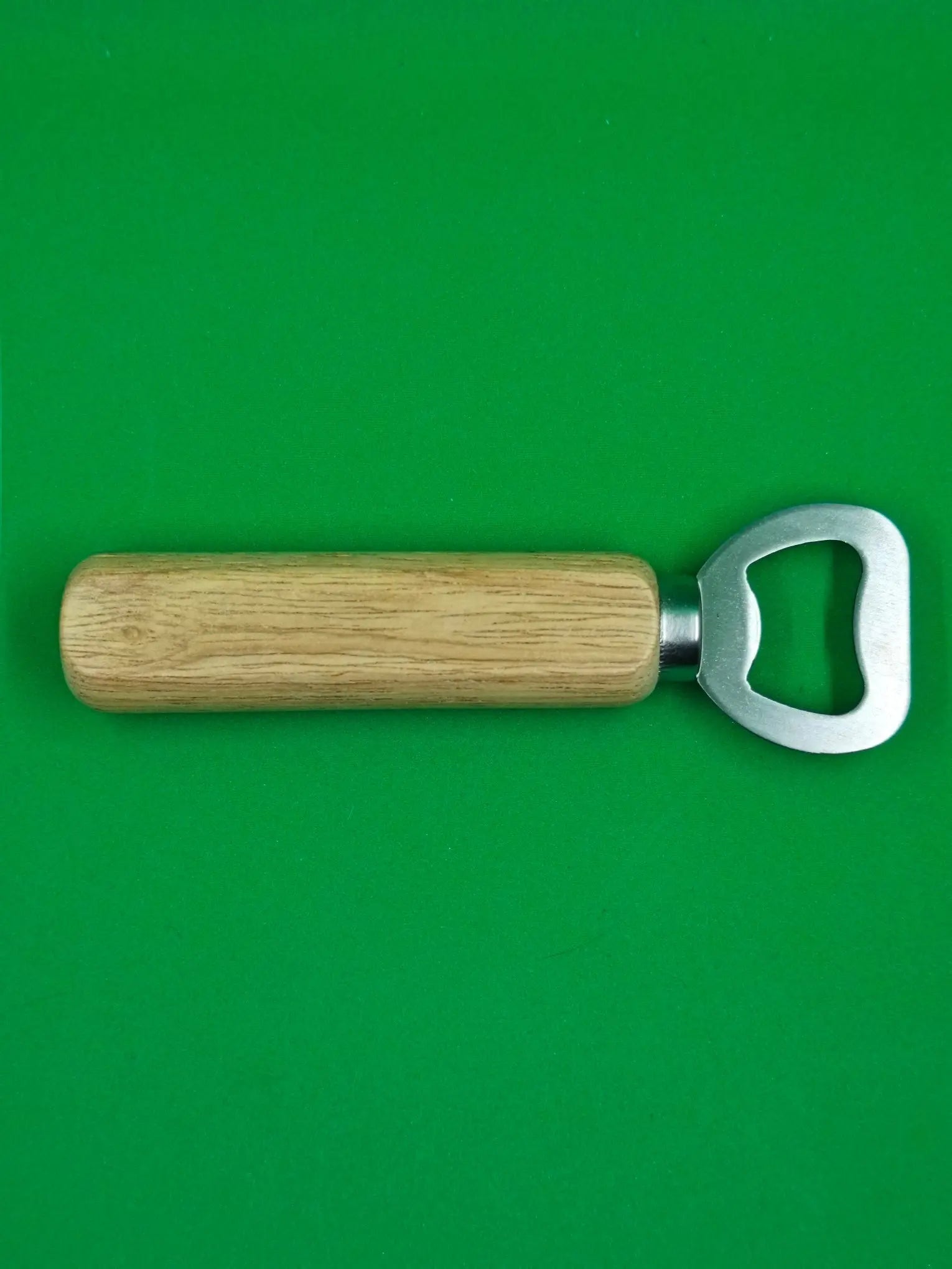 Décapsuleur-L-outil-incontournable-pour-les-amateurs-de-boissons GravéPourToi