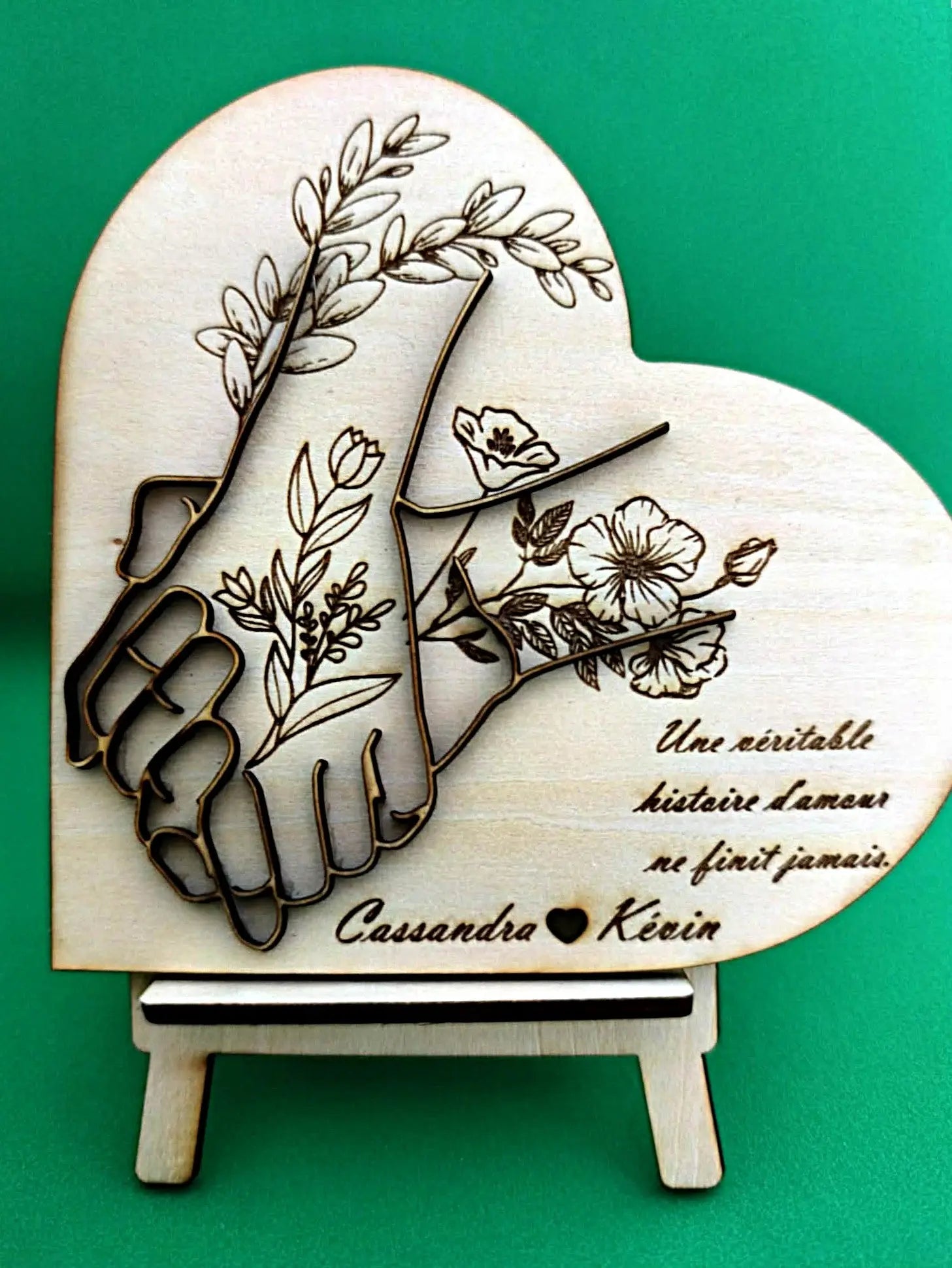 Coeur main fleurs - GravéPourToi