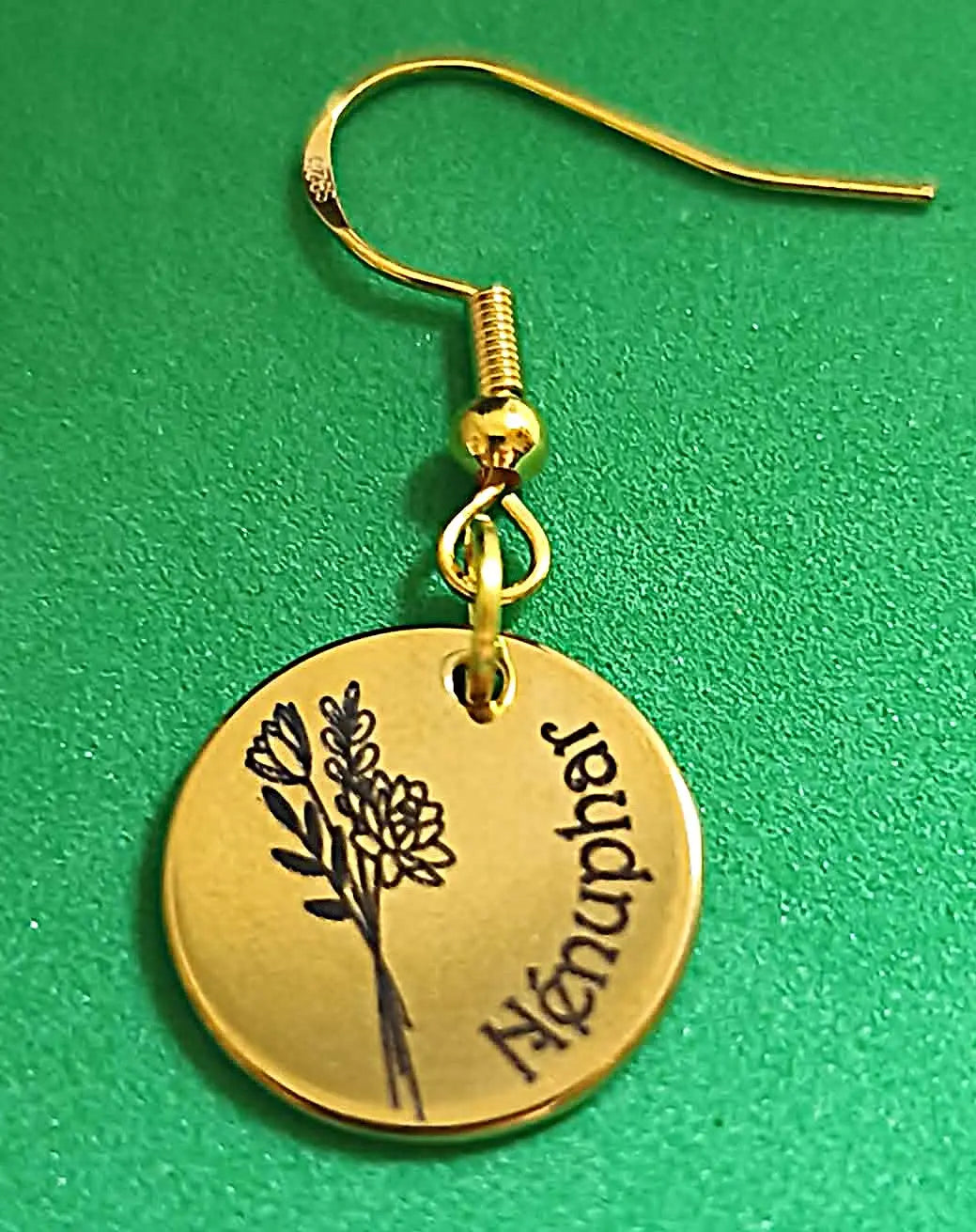 Boucles d'oreilles fleur de naissance Juillet - GravéPourToi